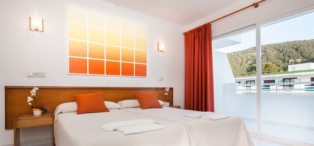 Typic Oasis Sa Tanca Apartment Cala Llonga  Bagian luar foto