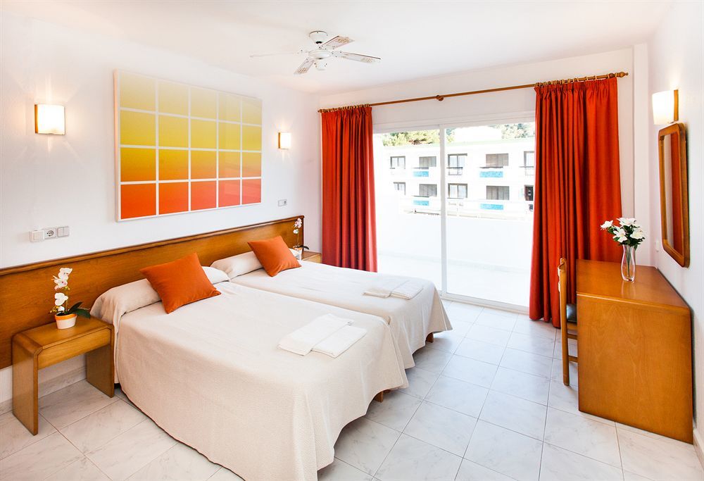 Typic Oasis Sa Tanca Apartment Cala Llonga  Bagian luar foto