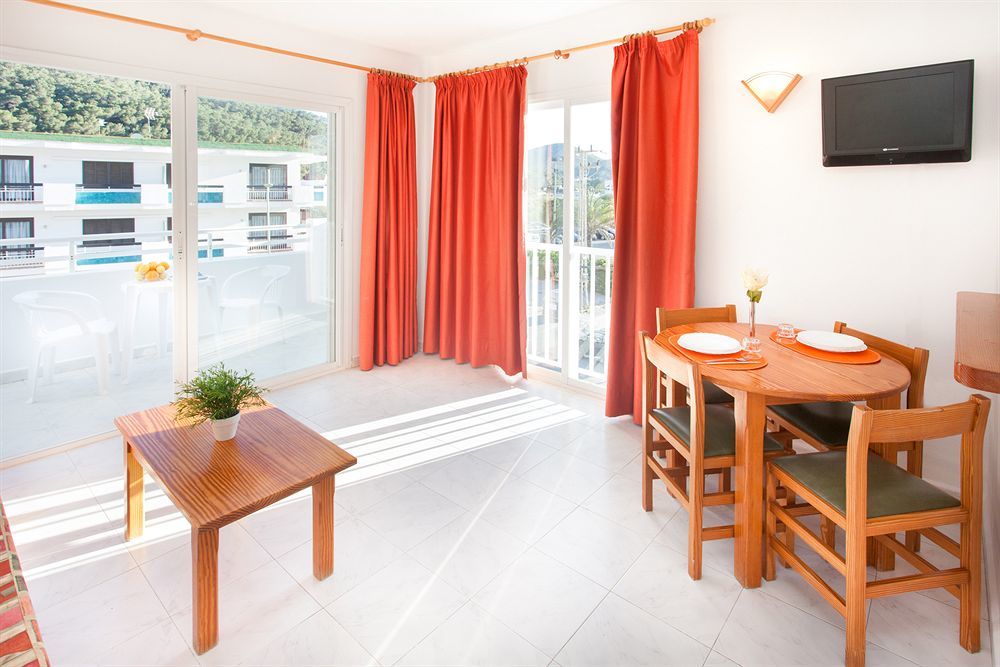 Typic Oasis Sa Tanca Apartment Cala Llonga  Bagian luar foto