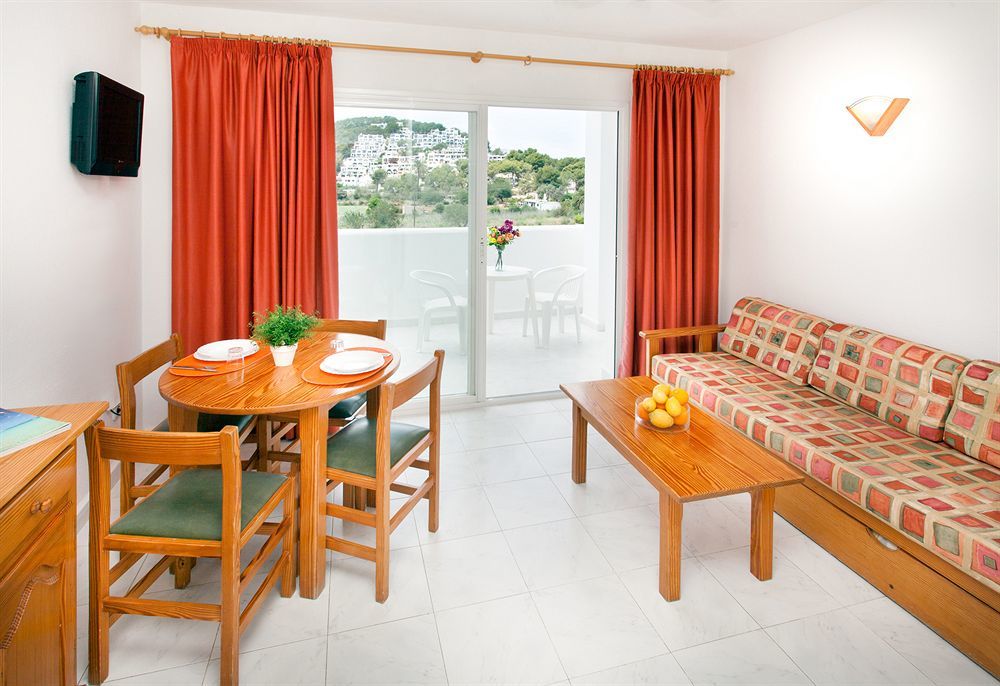 Typic Oasis Sa Tanca Apartment Cala Llonga  Bagian luar foto