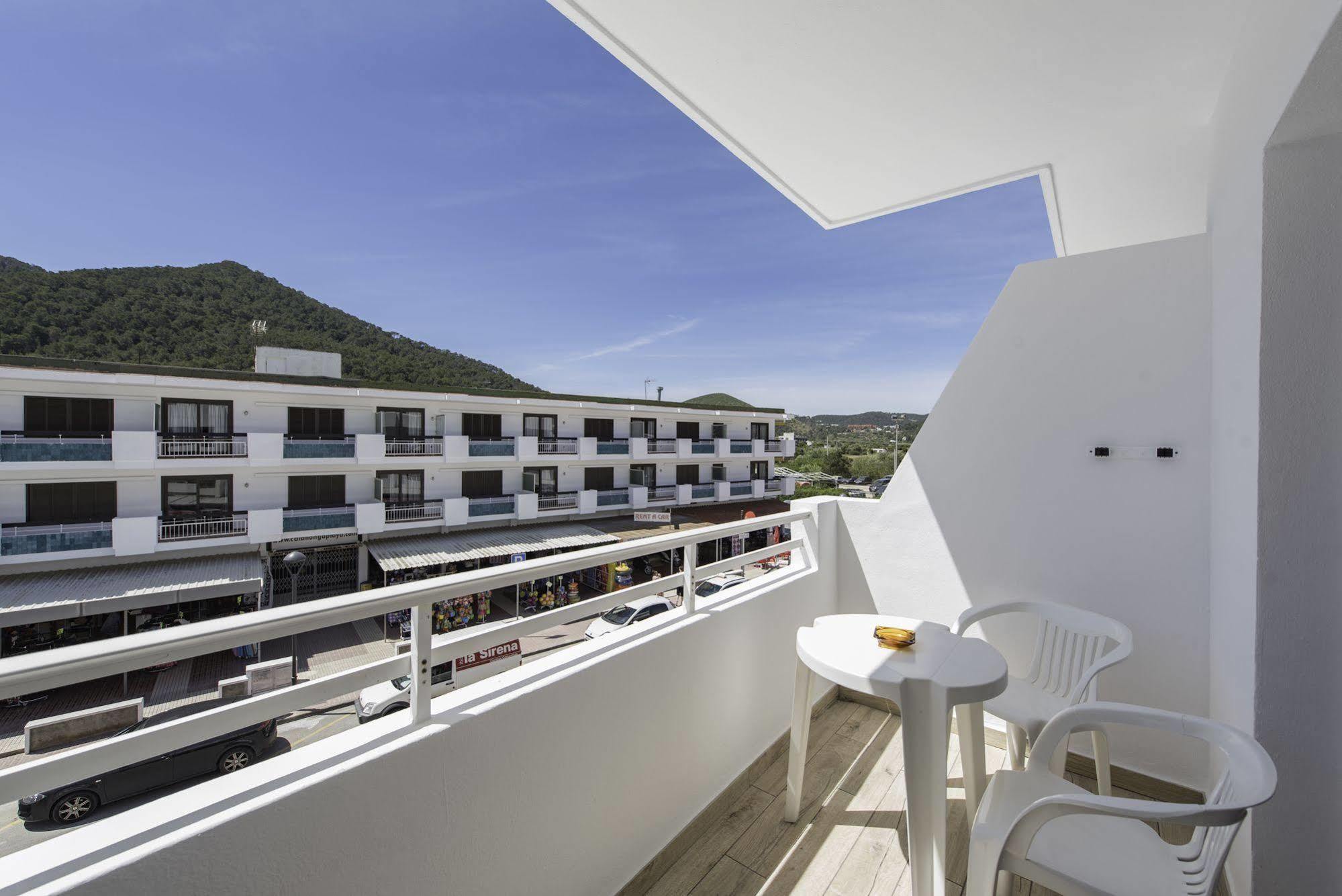 Typic Oasis Sa Tanca Apartment Cala Llonga  Bagian luar foto