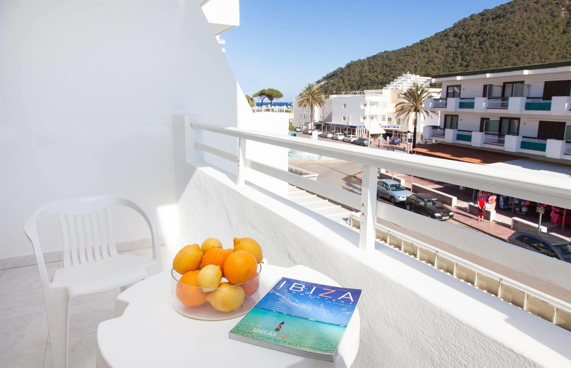 Typic Oasis Sa Tanca Apartment Cala Llonga  Bagian luar foto